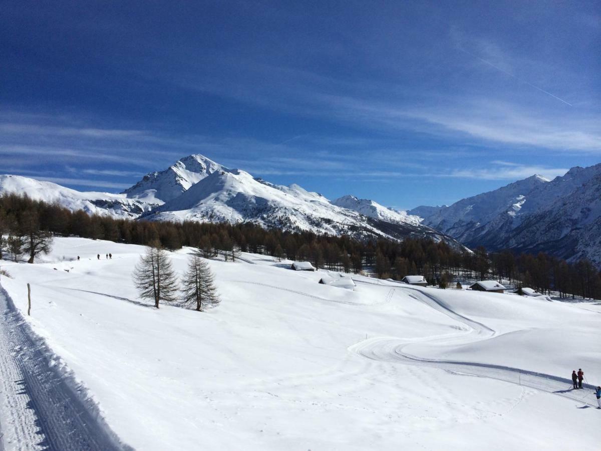 Royal Apartment Sestriere Exterior photo