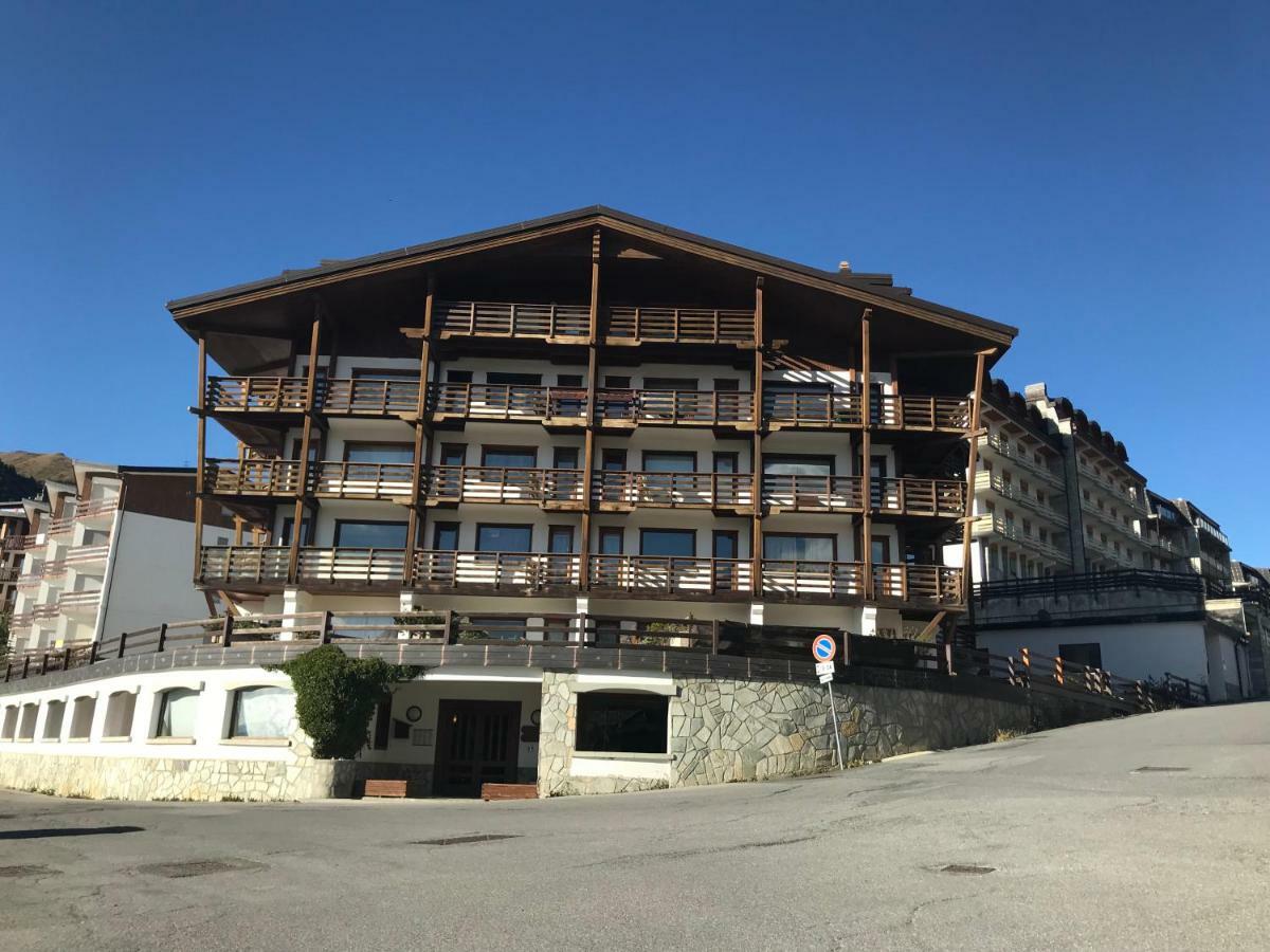 Royal Apartment Sestriere Exterior photo